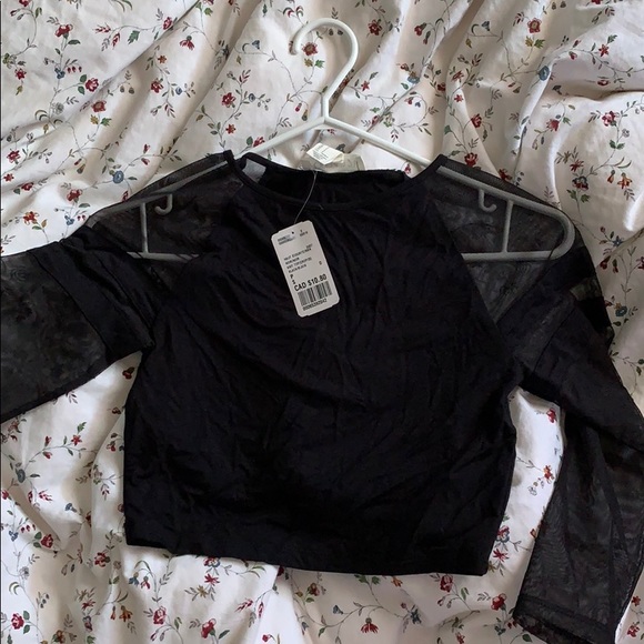 Mesh Sleeves Black Crop Top - Picture 2 of 2